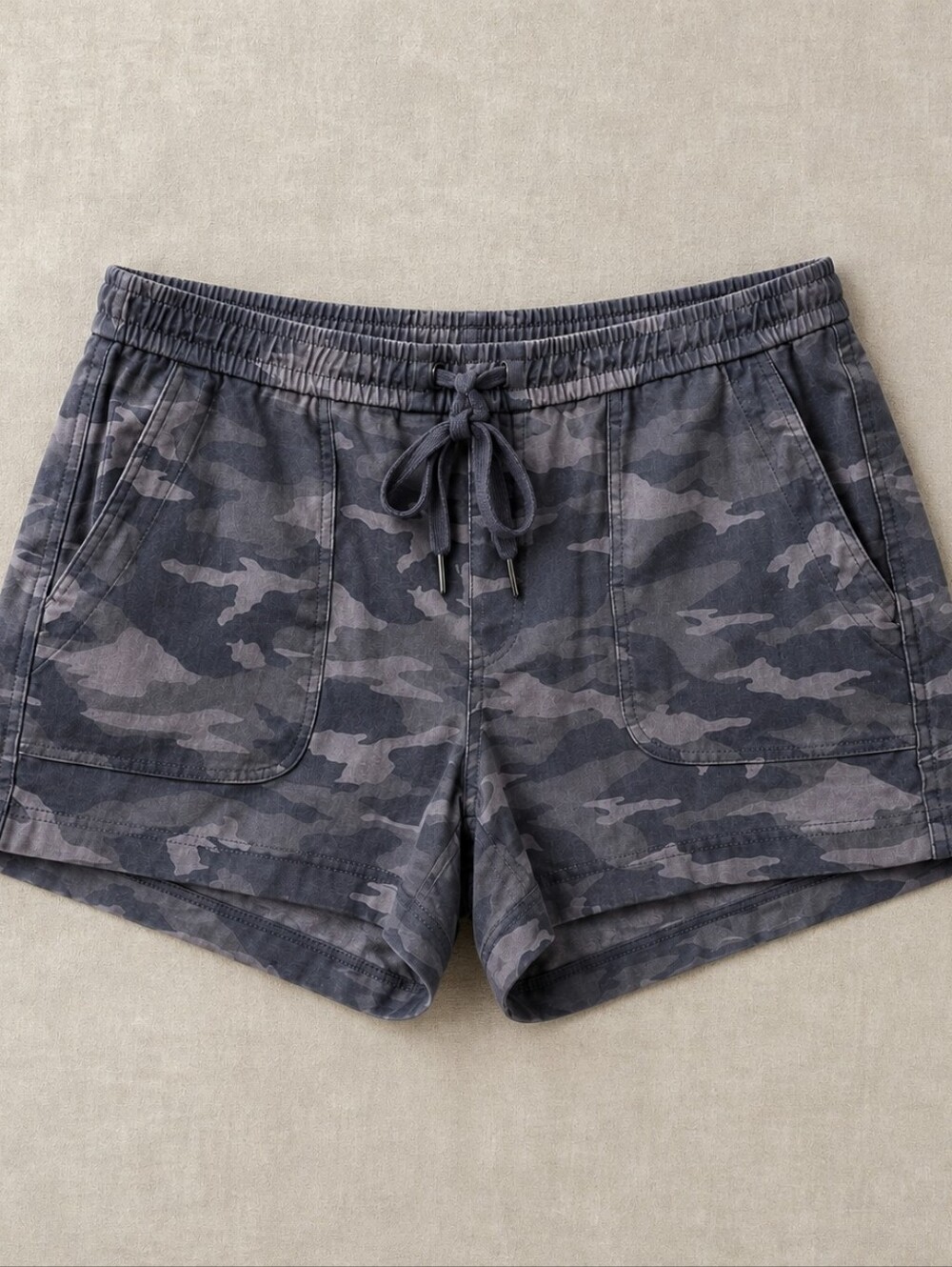 Athleta Camo Farallon Shorts Gray Stretch Drawstring Women's Size 14